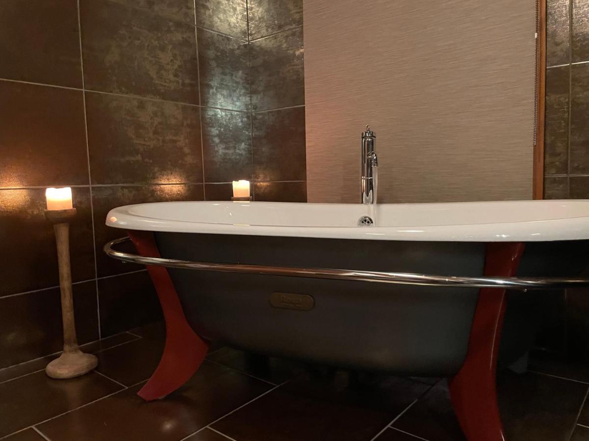Tomatin - Luxury Two Bedroom Log Cabin With Hot Tub Berwick Upon Tweed Exteriör bild