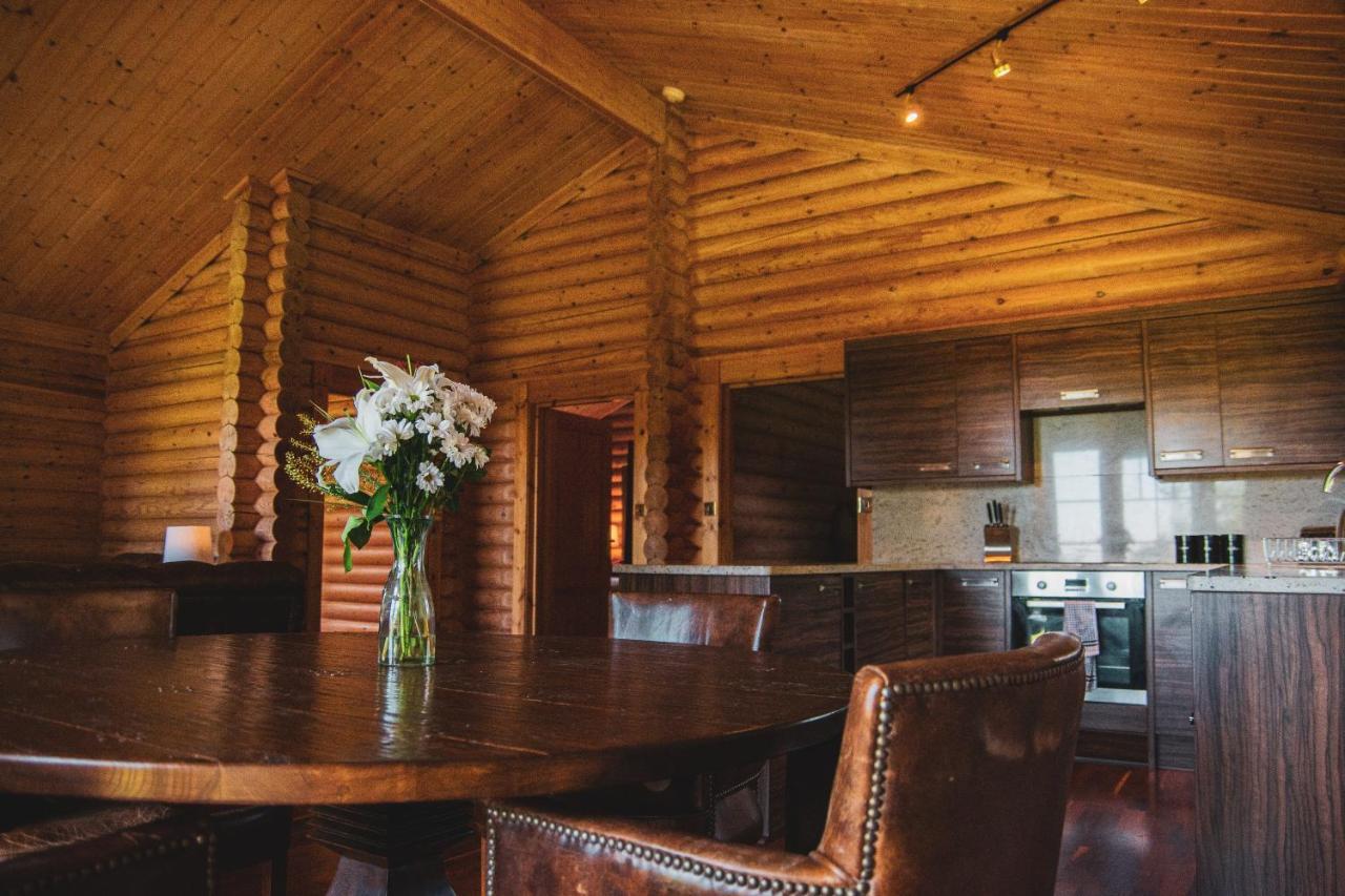 Tomatin - Luxury Two Bedroom Log Cabin With Hot Tub Berwick Upon Tweed Exteriör bild