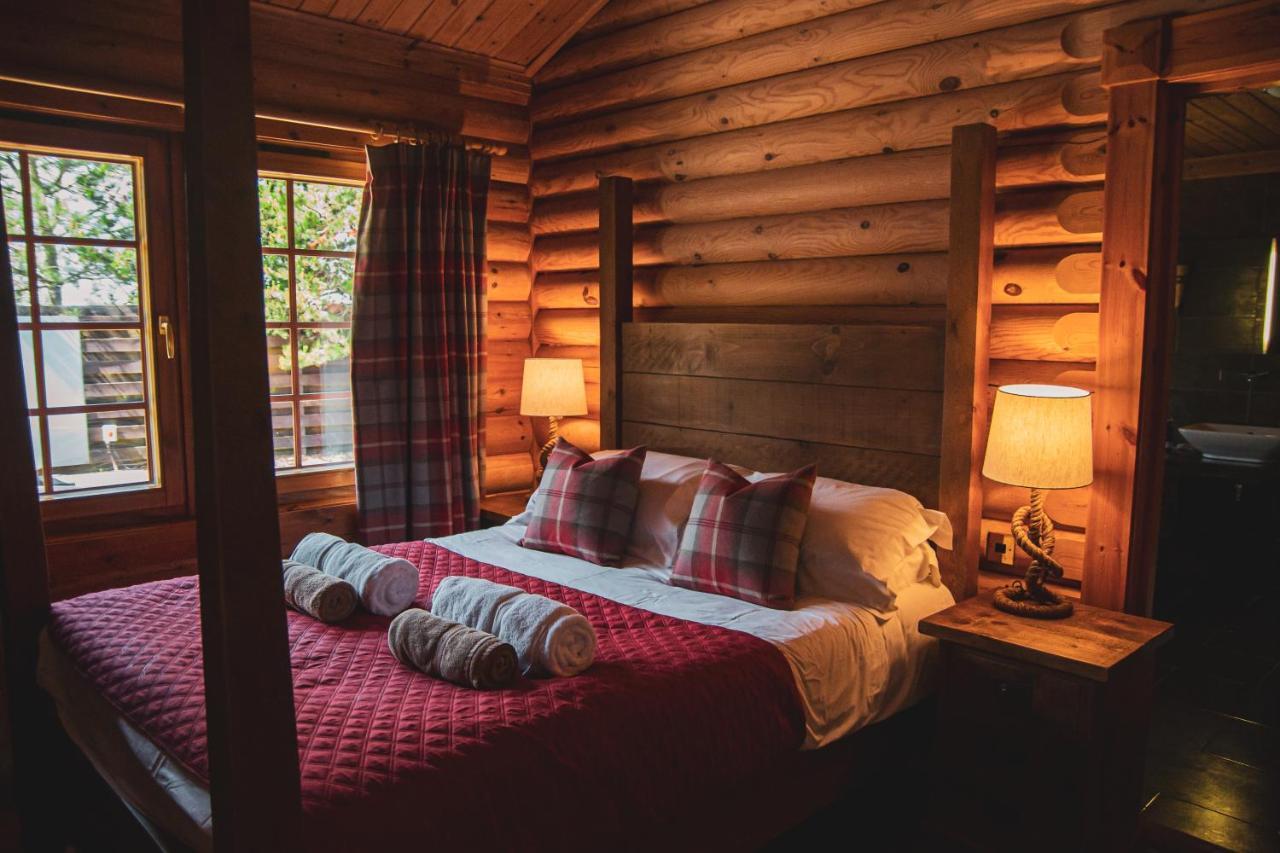 Tomatin - Luxury Two Bedroom Log Cabin With Hot Tub Berwick Upon Tweed Exteriör bild