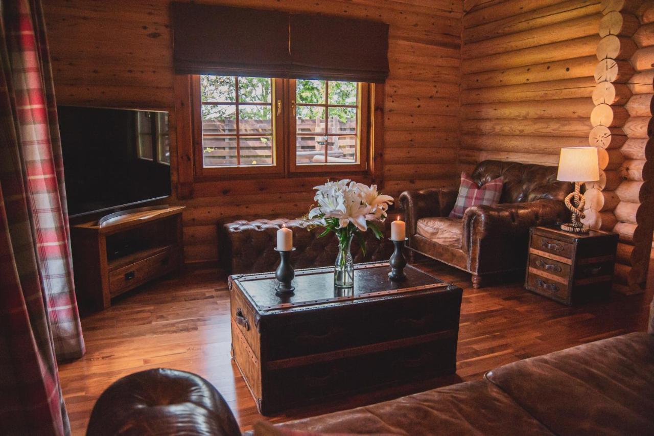 Tomatin - Luxury Two Bedroom Log Cabin With Hot Tub Berwick Upon Tweed Exteriör bild