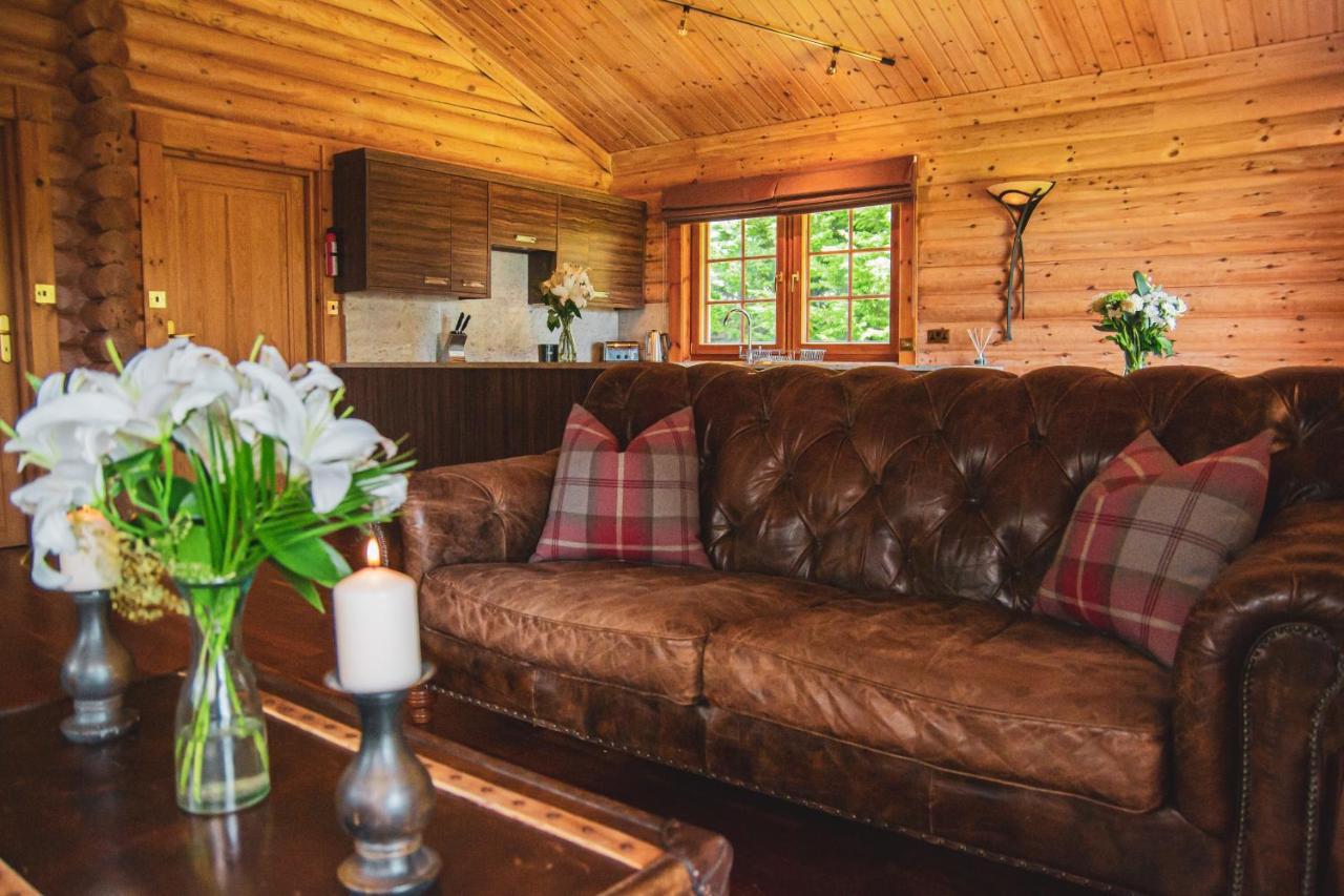 Tomatin - Luxury Two Bedroom Log Cabin With Hot Tub Berwick Upon Tweed Exteriör bild